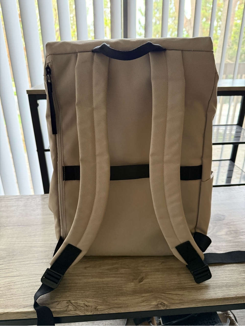 Everlane Unisex Transit Backpack - Warm Quartz - Picture 3 of 4